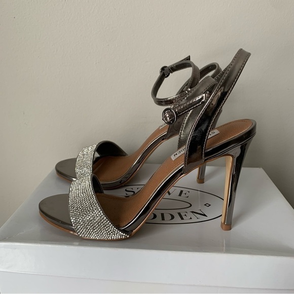 Steve Madden Rhinestone and Silver Ankle-strap sandal Heels Size 8 - Picture 5 of 13